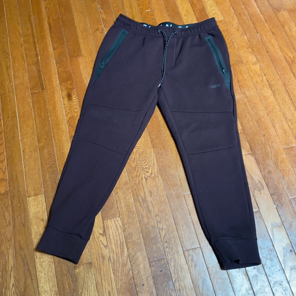 American eagle burgundy sweats
